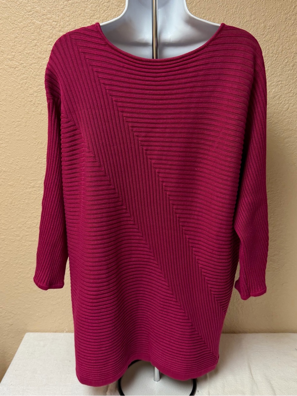 4/$20 Chico's Raspberry Ribbed Scoop-Neck Sweater - Picture 4 of 6